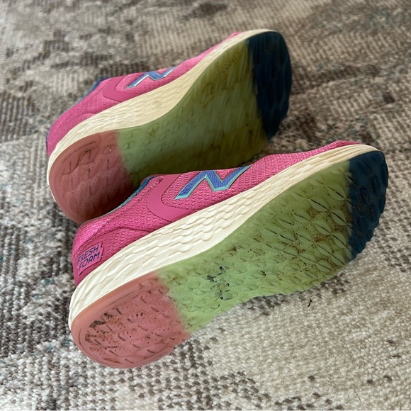 New Balance Toddler girl size 7 pink New Balance sneaker shoe blue details EUC - Picture 12 of 12